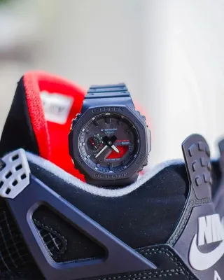 Casio GA-B2100BBR-1A