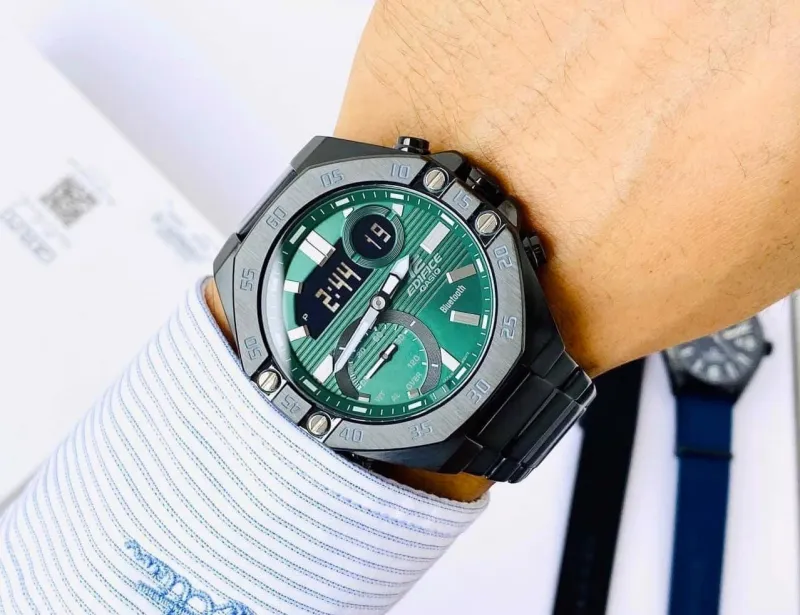 Наручные часы  Casio  Edifice Casio ECB-10DC-3A (фото 2)