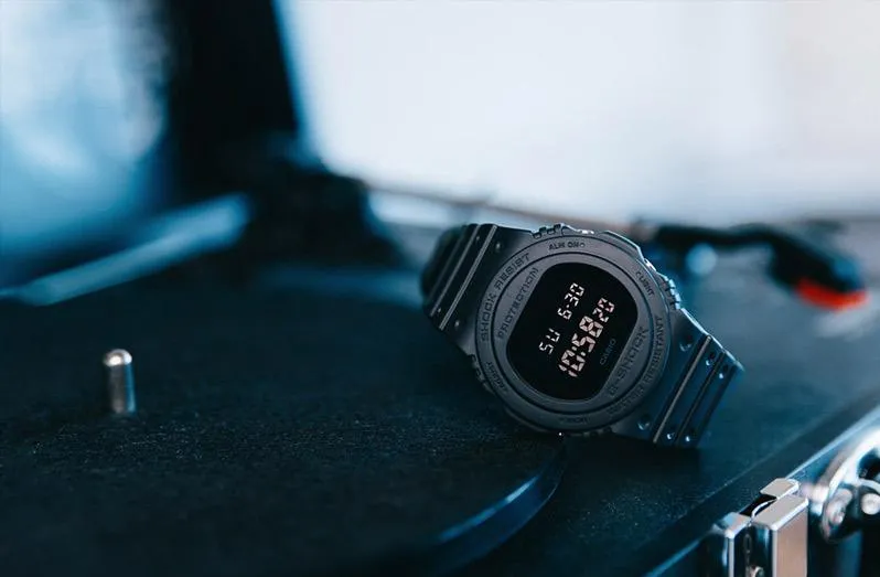 Наручные часы  Casio  G-Shock Casio DW-5750E-1B (фото 2)