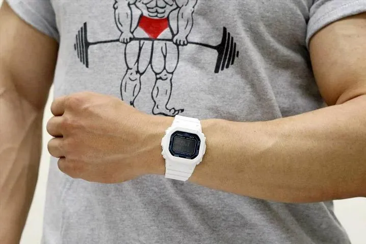 Наручные часы  Casio  G-Shock Casio DW-B5600SF-7E (фото 1)