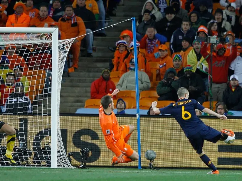 Наручные часы  Casio  G-Shock Casio DW-5600AI-1E (фото 3)