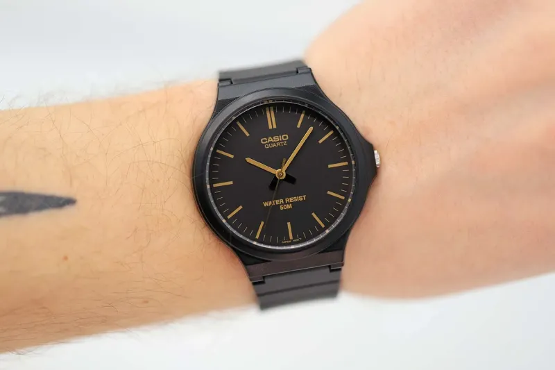 Наручные часы  Casio  Collection Casio MW-240-1E2 (фото 10)