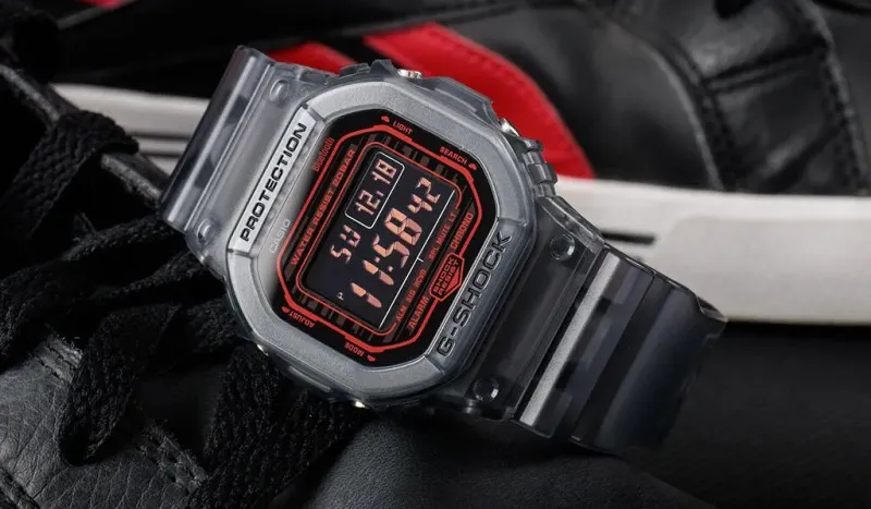 Наручные часы  Casio  G-Shock Casio DW-B5600G-1E (фото 8)