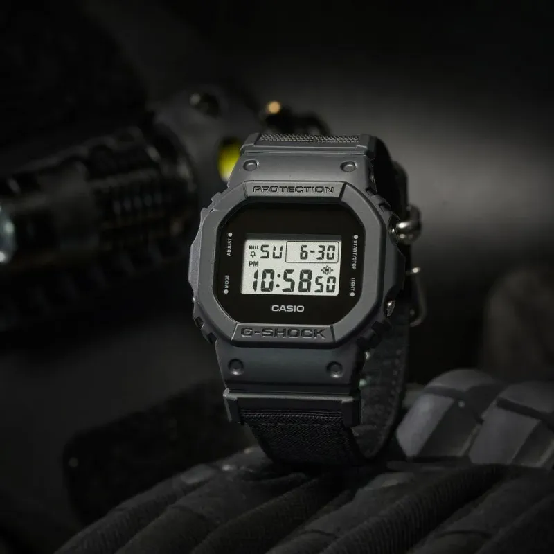 Наручные часы  Casio  G-Shock Casio DW-5600BCE-1E (фото 7)