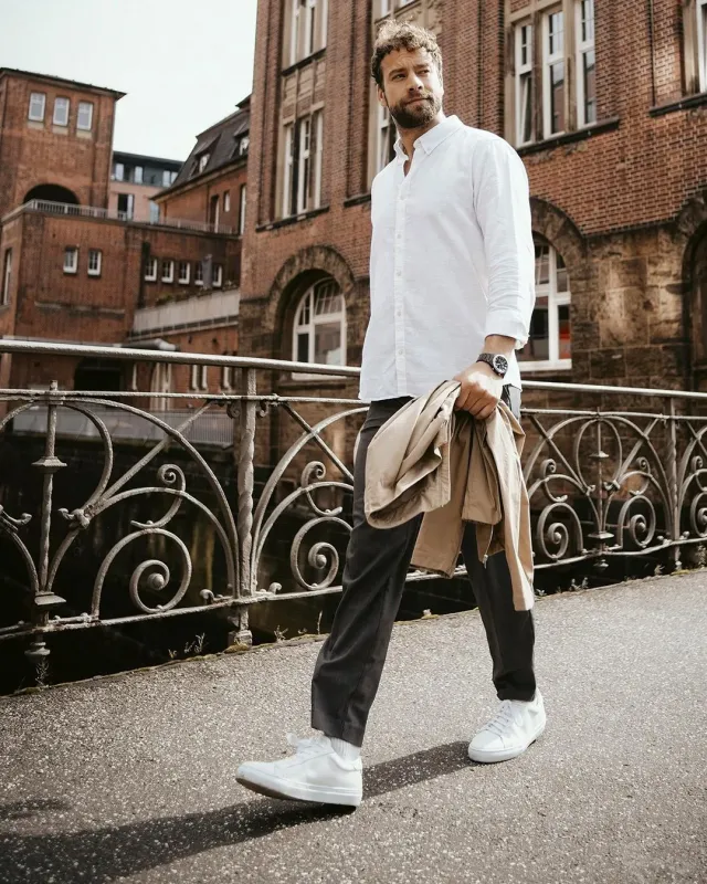 Наручные часы  Casio  Edifice Casio ECB-2200DD-1A (фото 7)