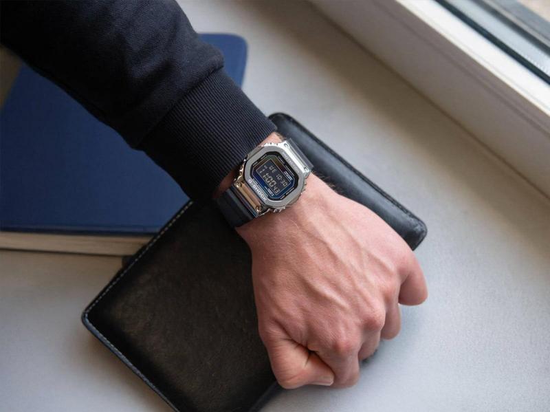 Наручные часы  Casio  G-Shock Casio GM-5600RW-1E (фото 3)