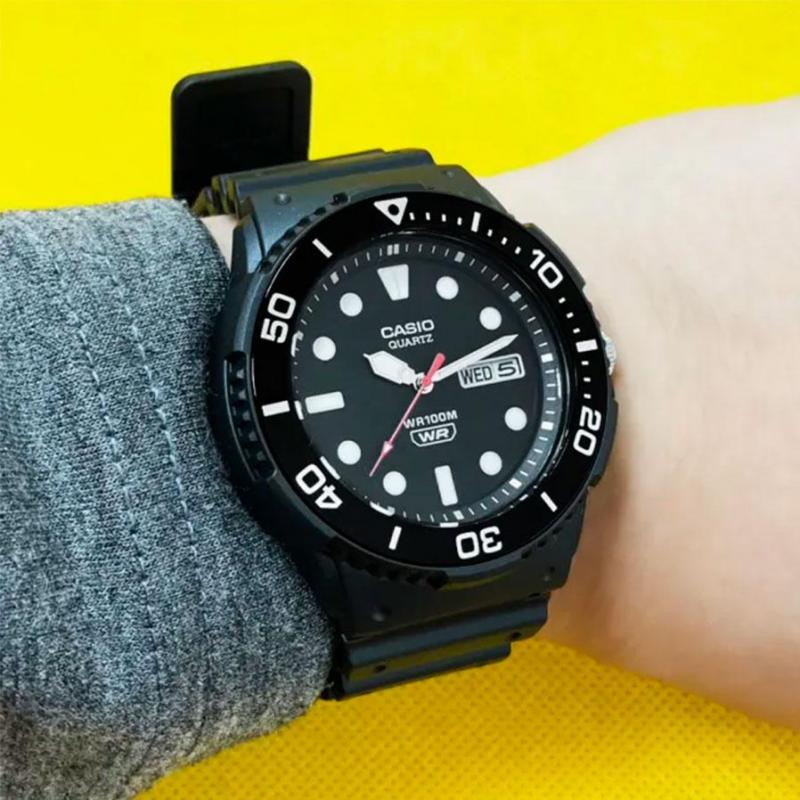 Наручные часы  Casio  Collection Casio MRW-230H-1E1 (фото 3)