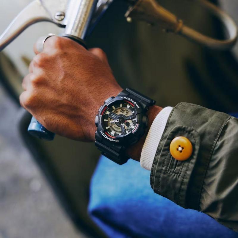 Наручные часы  Casio  G-Shock Casio GA-110RL-1A (фото 2)