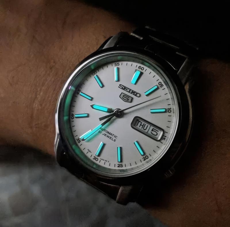 Наручные часы  Seiko  Seiko 5 Seiko SNKL75K1 (фото 4)