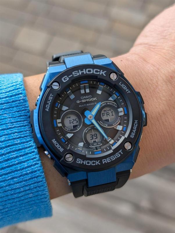 Наручные часы  Casio  G-Shock Casio GST-W300G-1A2 (фото 2)