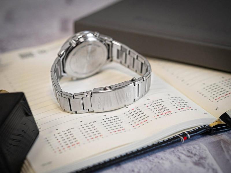 Наручные часы  Casio  Edifice Casio EFV-C120D-2A (фото 4)