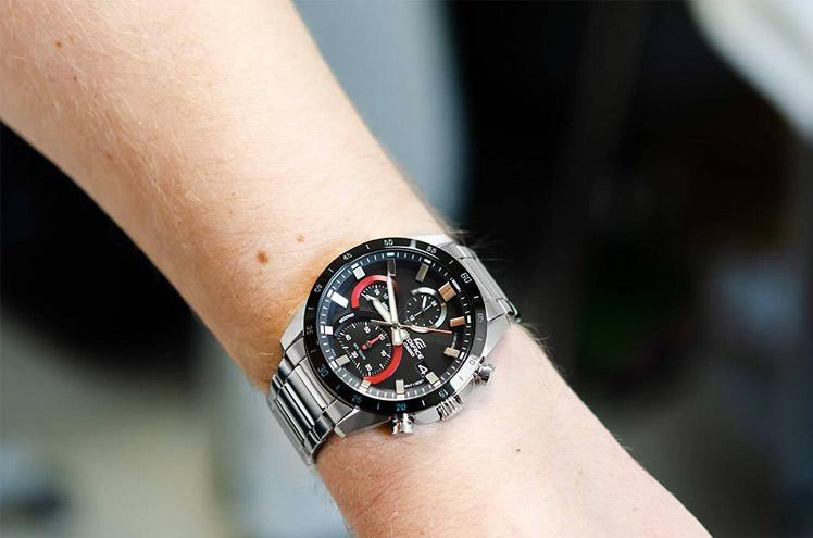 Наручные часы  Casio  Edifice Casio EFR-571DB-1A1 (фото 4)