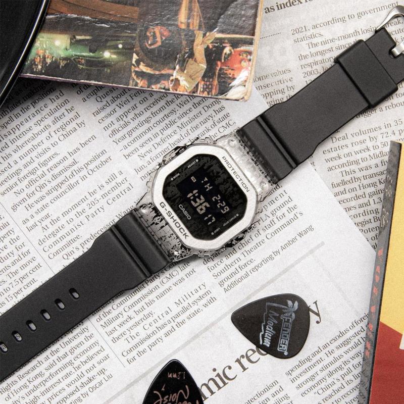 Наручные часы  Casio  G-Shock Casio GM-5600GC-1E (фото 4)